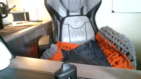 stamina902053 online show from April 14, 8:01 pm