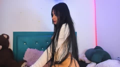 Snapshot of star_darling chatting on February 1, 7:44 pm S T A R online show from February 1, 7:44 pm