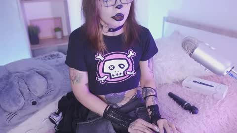 Yoko online show from May 15, 11:01 pm