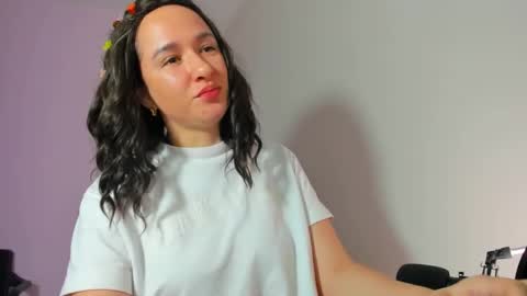 stayluna online show from December 16, 8:04 pm