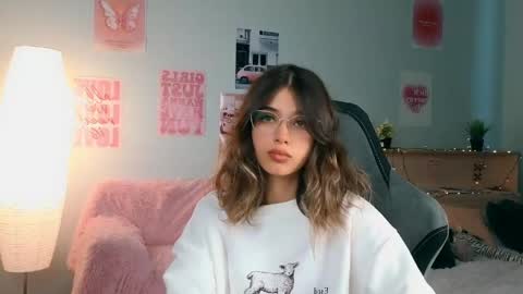 Sara online show from May 30, 1:31 pm
