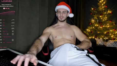 Max online show from December 28, 10:55 pm