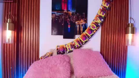 Snapshot of steev_novoa chatting on October 22, 8:43 pm Steev online show from October 22, 8:43 pm