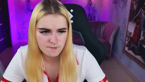 stef_nicks online show from September 22, 10:19 am