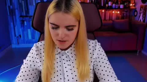 stef_nicks online show from September 9, 9:09 am