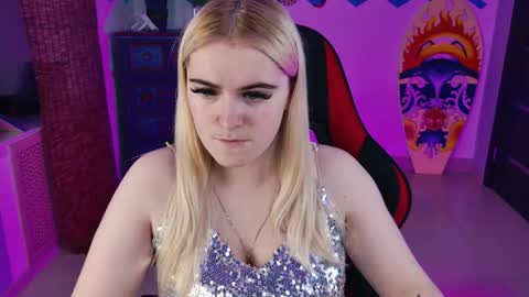 stef_nicks online show from November 7, 9:12 am