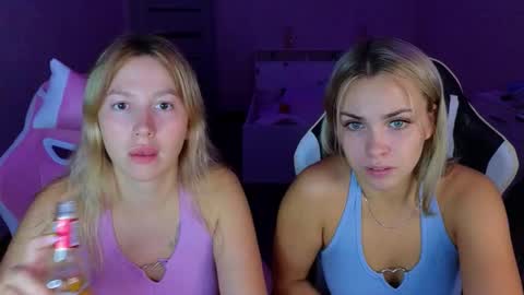 Stefany and Bettany online show from September 15, 8:43 pm