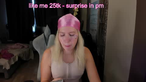 Stefany and Bettany online show from June 11, 12:03 pm