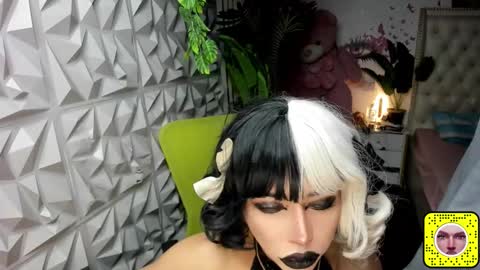 Jane online show from November 15, 8:27 am