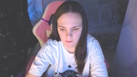 stella820422 online show from January 11, 10:43 am