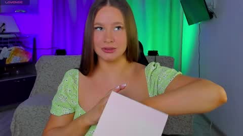 Stella online show from March 7, 8:00 pm