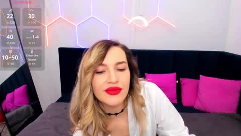 Stella online show from March 31, 1:50 am