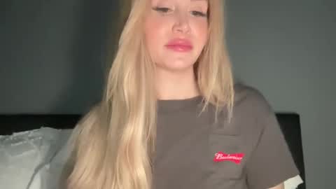 Stella Bella online show from December 30, 4:20 am