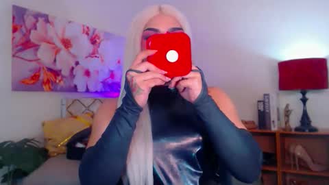 CALL ME STELLA online show from November 6, 10:07 am