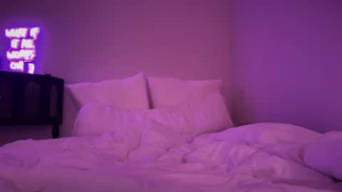 stellapearl online show from September 27, 8:50 pm