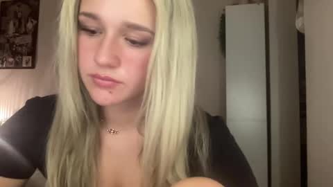 stellaraexox online show from February 1, 1:02 am