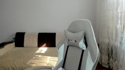 S T E L L A online show from July 22, 12:07 pm