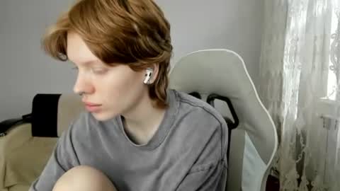 S T E L L A online show from June 20, 11:05 am