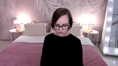 Stella online show from March 1, 4:37 am