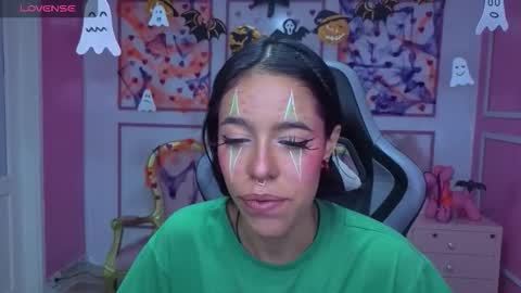 Stephania online show from October 31, 1:44 pm