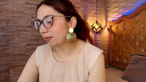 Stephaniesun  online show from April 24, 1:46 pm