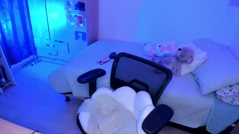 Stephanie  online show from March 4, 1:23 am