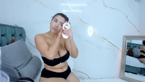 Stefanny online show from September 30, 11:59 pm