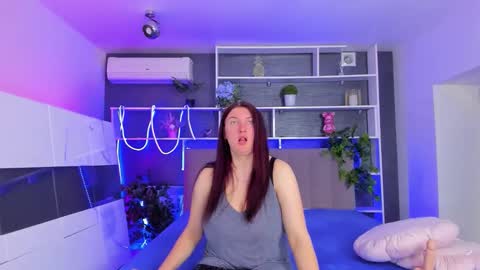 Stephie online show from May 6, 5:46 am