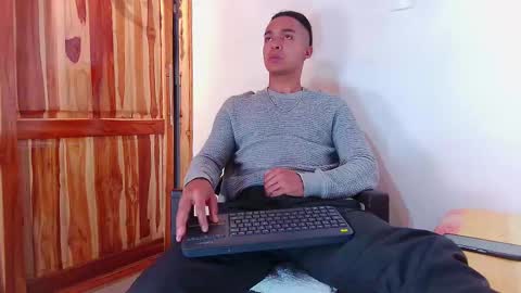 Snapshot of steven_modelo69 chatting on February 17, 5:58 am steven_modelo69 online show from February 17, 5:58 am