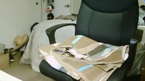 Chillguy online show from April 30, 4:39 am