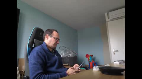 Snapshot of stickolive1 chatting on October 15, 8:26 am stickolive1 online show from October 15, 8:26 am