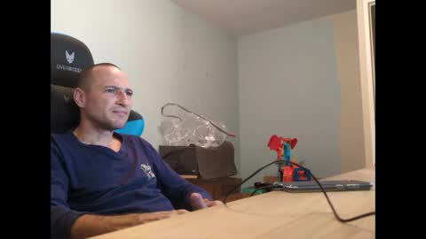 Snapshot of stickolive1 chatting on October 20, 10:15 pm stickolive1 online show from October 20, 10:15 pm