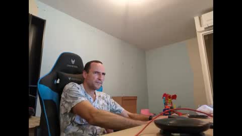 Snapshot of stickolive1 chatting on September 10, 10:00 pm stickolive1 online show from September 10, 10:00 pm