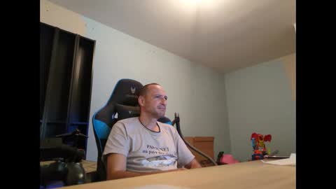 Snapshot of stickolive1 chatting on September 13, 9:06 pm stickolive1 online show from September 13, 9:06 pm