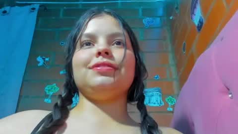 Snapshot of stifunivers_33 chatting on February 19, 7:28 am Stif Universe online show from February 19, 7:28 am