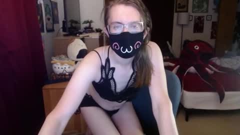 sting_ray111 online show from February 9, 3:32 am