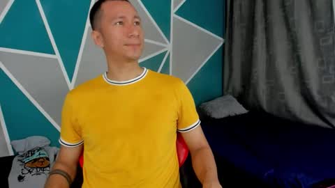 stiven_gutierrez online show from November 12, 11:34 am