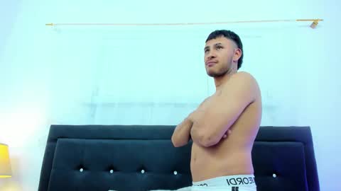 StivennCardona online show from March 16, 6:34 pm