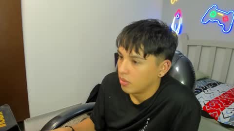 Stiwen online show from November 14, 7:05 pm