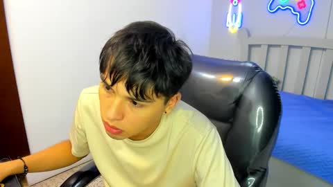 Stiwen online show from November 19, 7:34 pm