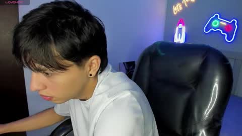 Stiwen online show from September 21, 2:43 pm