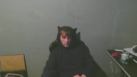 stonedpanda77 online show from December 9, 4:12 am