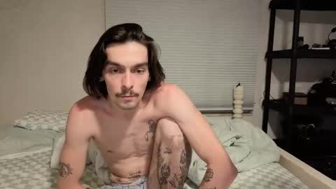 str8whiteboy21 online show from April 4, 7:48 am