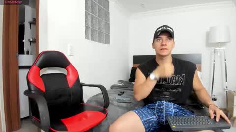 straight__friends online show from February 14, 7:16 pm