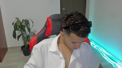 straight_boys_hornys online show from January 10, 12:38 am