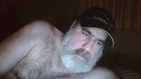 Snapshot of straightbear4you chatting on December 15, 11:55 am Straightbear4you online show from December 15, 11:55 am