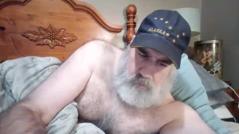 Snapshot of straightbear4you chatting on October 28, 11:00 am Straightbear4you online show from October 28, 11:00 am