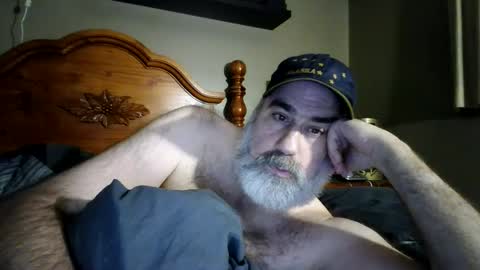 Snapshot of straightbear4you chatting on September 19, 8:29 am Straightbear4you online show from September 19, 8:29 am