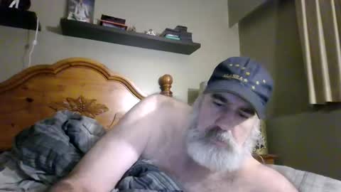 Snapshot of straightbear4you chatting on October 5, 10:01 am Straightbear4you online show from October 5, 10:01 am