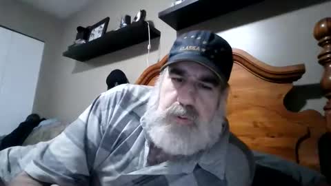 Snapshot of straightbear4you chatting on October 17, 9:41 pm Straightbear4you online show from October 17, 9:41 pm